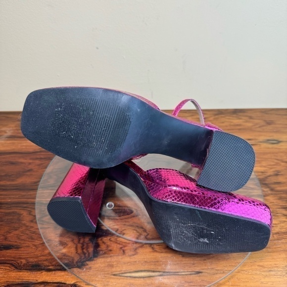 BP. Be Proud Pride Gender Inclusive Fynn Ankle Strap Platform Pump - Picture 14 of 14